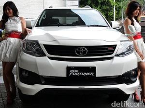 Apakah Aman Menambah Level Oli Mesin?