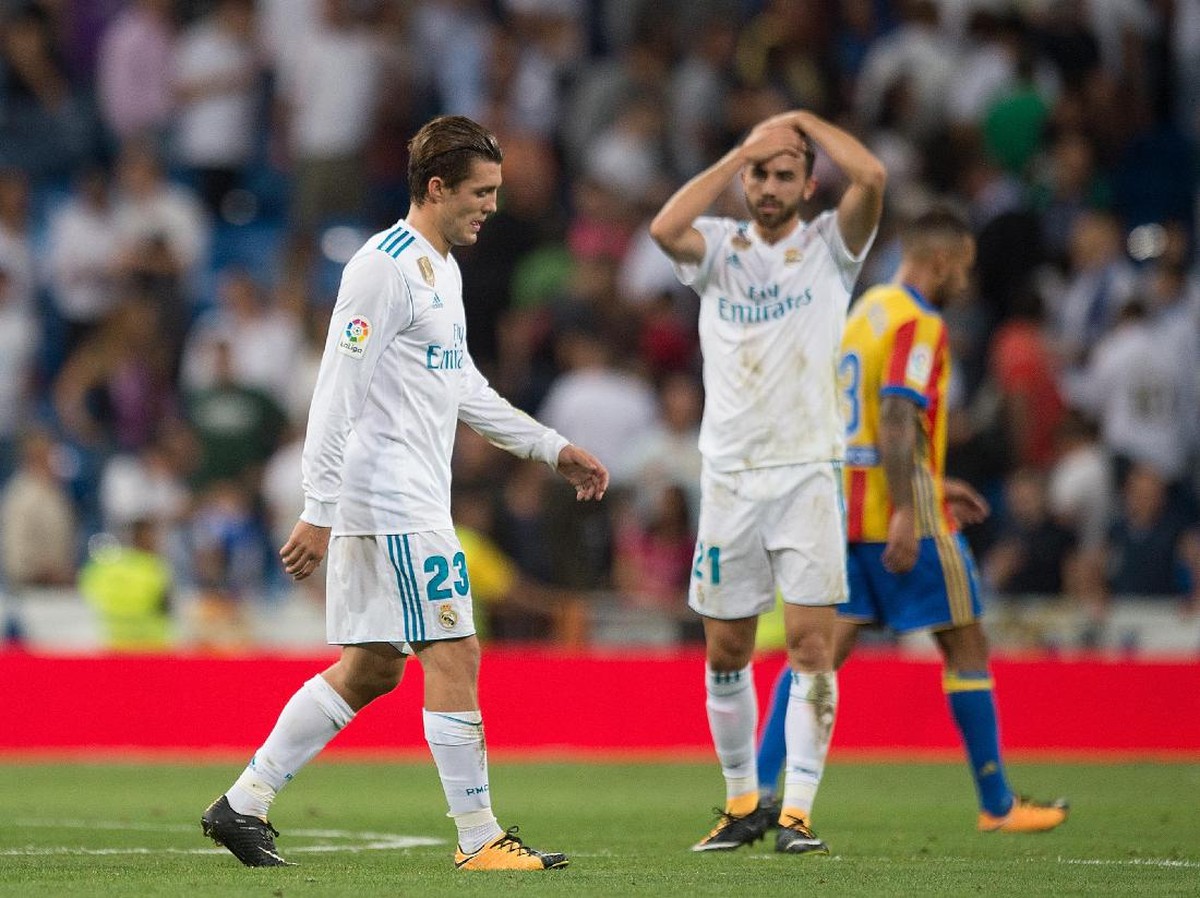 Real Madrid cuma bisa bermain imbang 2-2 saat menjamu Valencia (REUTERS/Javier Barbancho))