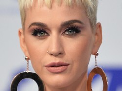 Foto: 10 Selebriti Tampil Cantik dengan Makeup Terbaik di MTV VMA 2017