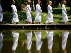 Mengintip Biksu Cilik Wanita di Thailand