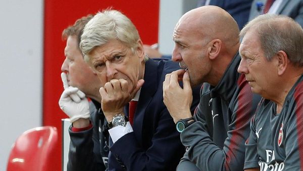 Macam-Macam Ekspresi Wenger Saat Timnya Dilumat Liverpool