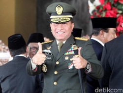 Pangkostrad Letjen Edy Rahmayadi Mundur dari TNI