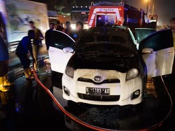 Yaris Terbakar di Pasuruan, Pengendara Selamat