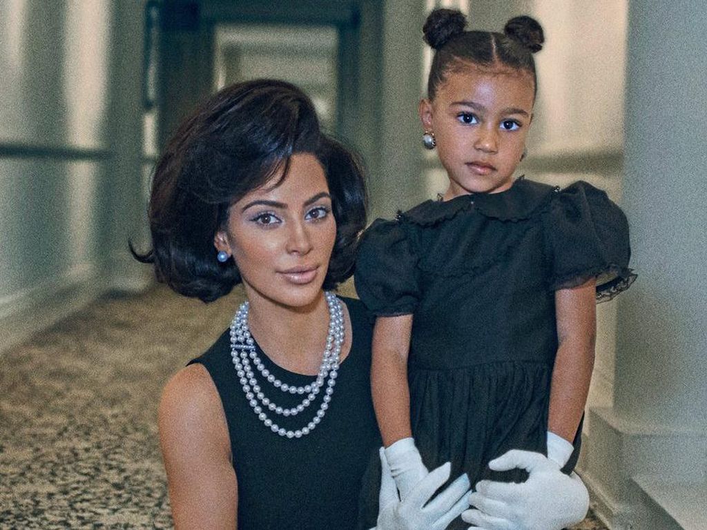 Kim Kardashian Juragan Kosmetik, Kanye West Larang Anak Berias Kim Kardashian Juragan Kosmetik, Kanye West Larang Anak Berias