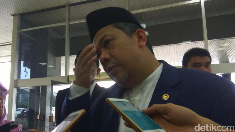 Fahri Protes Jokowi yang Dikawal Ketat Saat ke UI