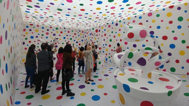 Foto: Karya seni Yayoi Kusama yang instagramable di Singapura (Tri Ispranoto/detikTravel)