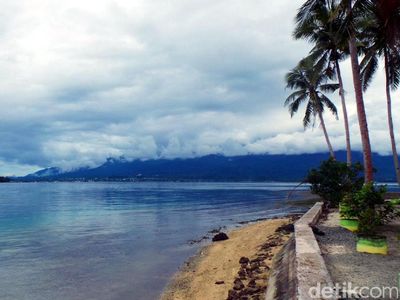 Foto: Main Air Sampai Puas di Pulau Nusa Ra