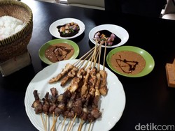 Sate Kambing Sinereut yang Legendaris dari Belakang Stasiun Bandung