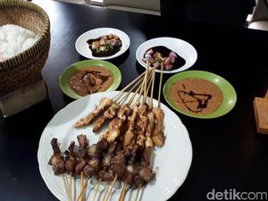 Sate Kambing Sinereut yang Legendaris dari Belakang Stasiun Bandung Sate Kambing Sinereut yang Legendaris dari Belakang Stasiun Bandung