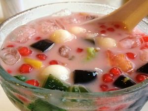 Segarkan Tenggorokan dengan 15 Racikan Es Campur Asli Indonesia