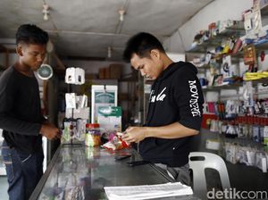 Uniknya Beli Pulsa di Perbatasan, Bisa Pakai Rupiah dan Ringgit Uniknya Beli Pulsa di Perbatasan, Bisa Pakai Rupiah dan Ringgit