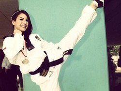 Jaga Kebugaran Fisik Usai Lahiran, Tya Ariestya Pilih Mixed Martial Arts