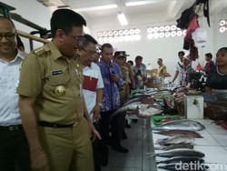 Djarot Ingin Pasar Tradisional Gunakan Transaksi Non-Tunai