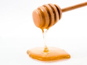 Wah Ada Madu Keluar dari Loteng Rumah Keluarga Ini, Kok Bisa?