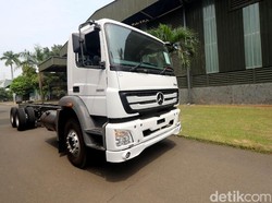 Ada Proyek Infrastruktur Jokowi, Truk-truk Daimler Laris Manis