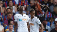 13. Swansea City tercatat punya follower Instagram sejumlah 185.000. (Foto: Peter Nicholls/Reuters)