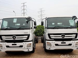 Truk Mercedes-Benz Resmi Dirakit di Bogor Truk Mercedes-Benz Resmi Dirakit di Bogor