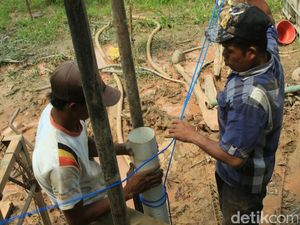 Mahasiswa Bangun Sumur Atasi Warga Krisis Air Bersih Mahasiswa Bangun Sumur Atasi Warga Krisis Air Bersih