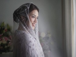 Foto: Cantiknya Raisa Pakai Gaun Bertabur Payet di Pengajian Jelang Nikah