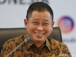 Jonan Ajak Alumni Unair Bantu Terangi Desa Belum Berlistrik