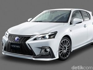 Khusus di Jepang, Lexus CT 200h dengan Body Kit TRD dan 4 Knalpot