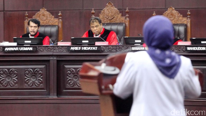Teman Sekantor Boleh Nikah: Serikat Gembira, Pengusaha Kecewa Teman Sekantor Boleh Nikah: Serikat Gembira, Pengusaha Kecewa