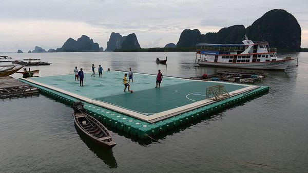Foto: Lapangan-lapangan Sepakbola yang Tidak Biasa