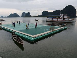 Foto: Lapangan-lapangan Sepakbola yang Tidak Biasa