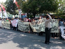 Cemari Lingkungan, Warga Lamongan Tuntut Kandang Ayam Ditutup