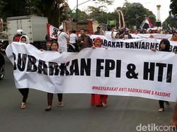 Puluhan Warga Banjarnegara Menyerukan Pembubaran FPI