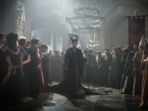 Maleficent 2 Diproduksi, Elle Fanning Unggah Penampilan Angelina Jolie Maleficent 2 Diproduksi, Elle Fanning Unggah Penampilan Angelina Jolie
