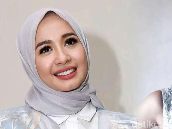 Seleb Cantik Diluluhkan Pria Malaysia, yang Langgeng dan yang Tragis