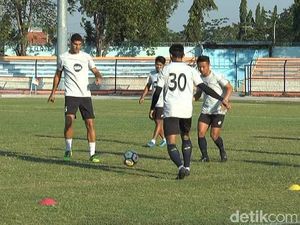 Usaha Bangkit Persela Diganggu Cedera Pemain
