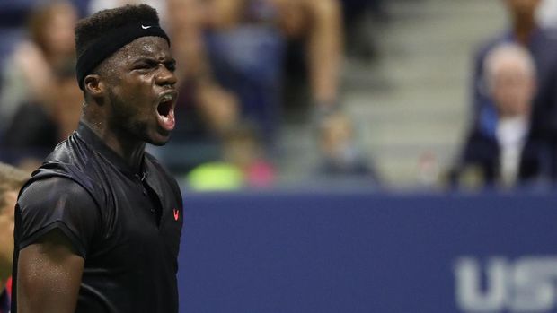 Frances Tiafoe membuat Roger Federer harus susah payah meraih kemenangan di babak pertama.