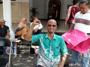 Wajah-wajah Sumringah Warga dan PNS Tegal Pasca Sitha Kena OTT KPK Wajah-wajah Sumringah Warga dan PNS Tegal Pasca Sitha Kena OTT KPK