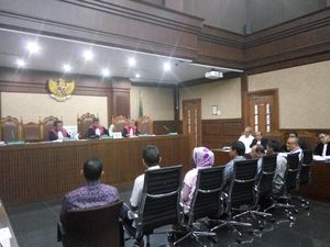 Sandiaga Bantah Temui Nazaruddin dan Anas Bahas Fee Wisma Atlet Sandiaga Bantah Temui Nazaruddin dan Anas Bahas Fee Wisma Atlet