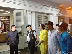 Pemain Warkop DKI Reborn Geruduk Rumah Ridwan Kamil