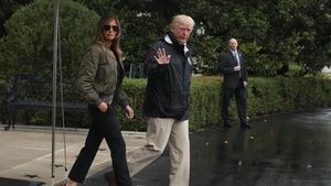 Adu Gaya Melania vs. Ivana Trump, Siapa First Lady Sejati?