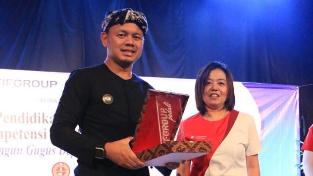FIFGROUP Beri Pelatihan Kompetensi 200 Guru di Bogor