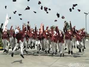 Sempat Putus Sekolah, Nurhayati Kini Paham Mesin Toyota