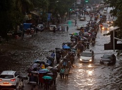6 Orang Termasuk Balita Tewas Akibat Banjir di Mumbai