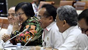 Siti Nurbaya Raker dengan Komisi VII DPR
