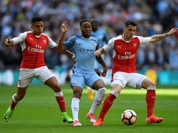 Soal Potensi Pertukaran Sanchez-Sterling, Neville Nilai Arsenal yang Akan Rugi