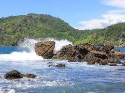 Siklon Dahlia, Gelombang Laut Selatan DIY Diprediksi Capai 6 Meter