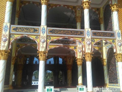 Masjid Roudhotul Muchlisin Jember/