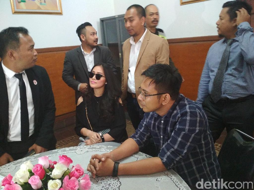 Tegangnya David NOAH Saat Mediasi dengan Gracia Indri