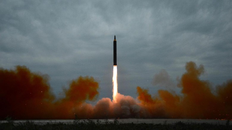 Ini Hwasong-14, Rudal yang Bisa Gendong Bom Hidrogen Korut Ini Hwasong-14, Rudal yang Bisa Gendong Bom Hidrogen Korut