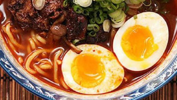 Suka Ramyun? 9 Racikan Mie Instan Korea Ini Benar-benar Bikin Ngiler!