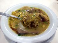 Yuk, Siang Ini Makan Soto Ayam sampai Daging yang Gurih Mengenyangkan