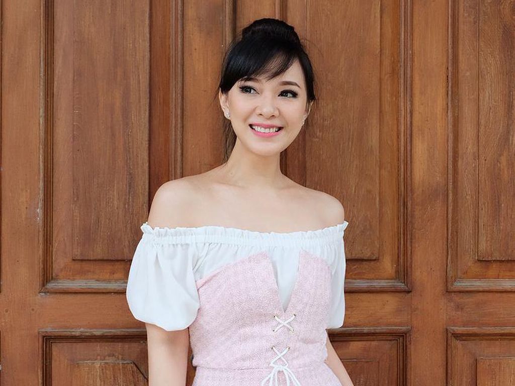 Selamat! Yuanita Christiani Siap Lepas Masa Lajang Selamat! Yuanita Christiani Siap Lepas Masa Lajang
